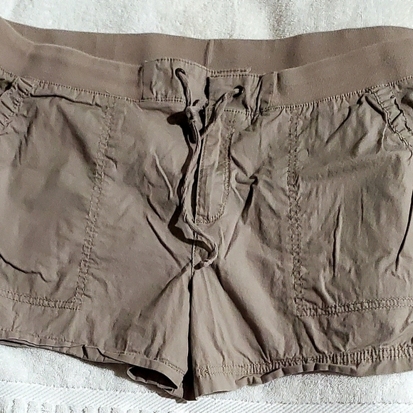 a.n.a Shorts Bundle Two Pair Women's Shorts Blue Khaki Size 16 - Picture 3 of 4